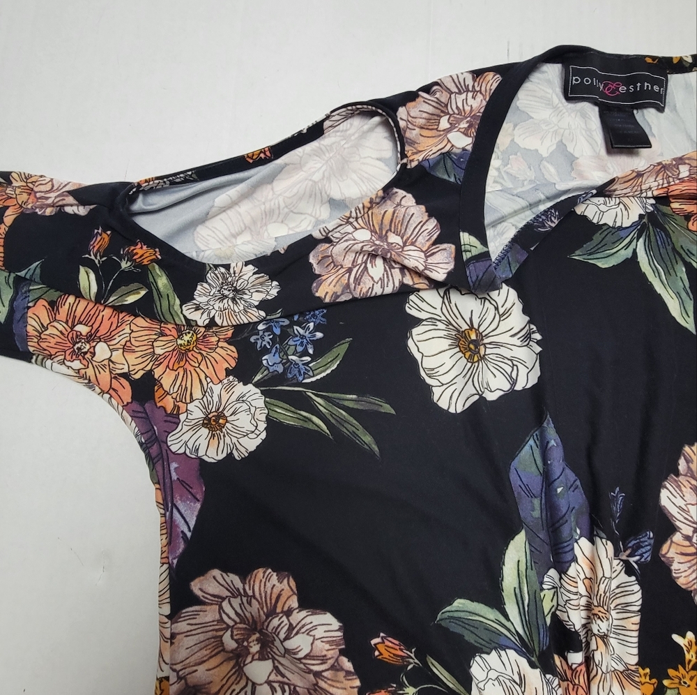 Floral Top - Picture 5 of 10